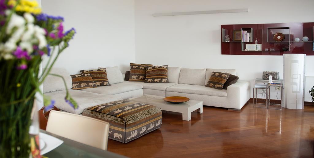 Sunny Apartment *
